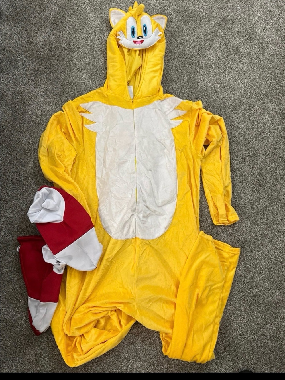 Adult Tails Jumpsuit Costume - Sonic the Hedgehog
Spirit Halloween